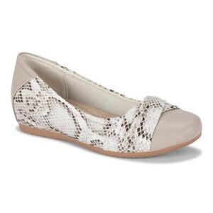 NIB BareTraps Cream Snakeskin Embossed Mitsy Slip on Flats